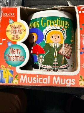 TELCO Musical Mug - Green "Seasons Greetings" Holiday Design